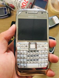 Nokia E71